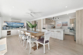 5BR Mermaid Waters Luxury Home